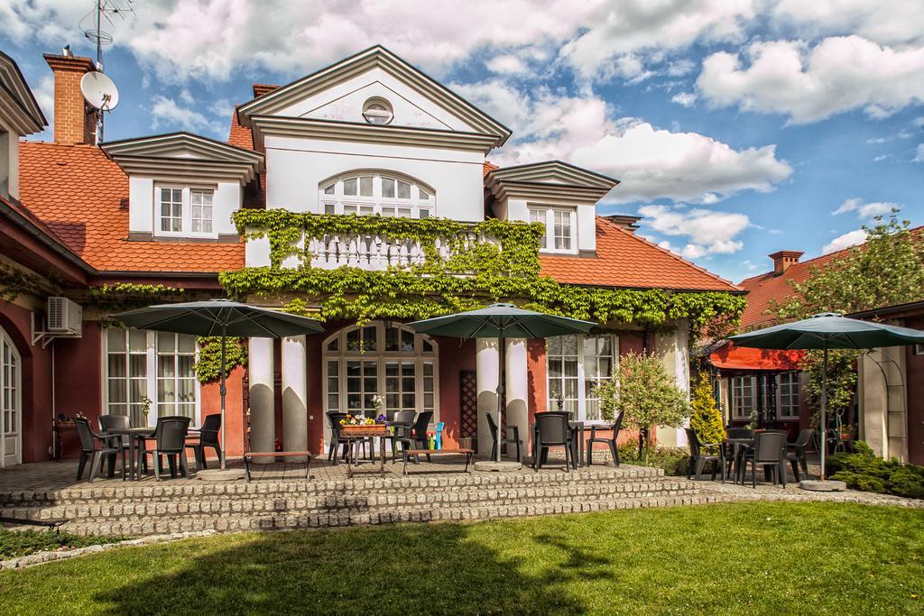 Pensjonat Zacisze Plewiska Exterior foto
